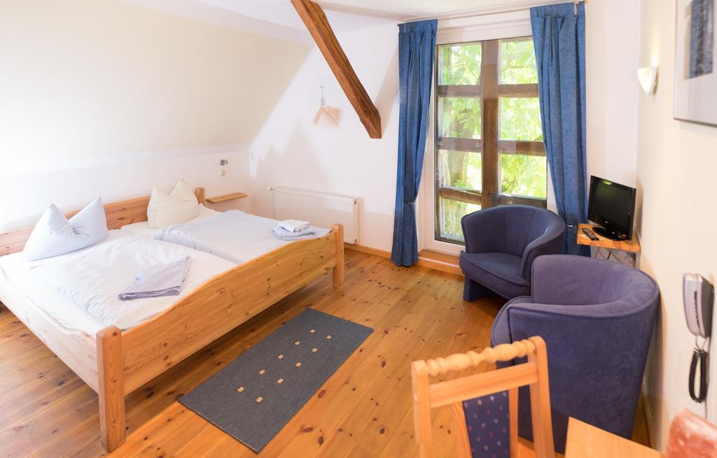 Landhotel Markthof Satemin Вустров Номер фото